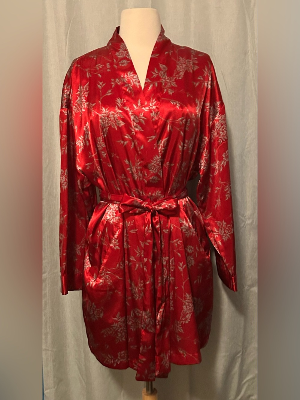 Y2K Victoria's Secret Red Floral Satin Robe with Charcoal Slip - Picture 3 of 13
